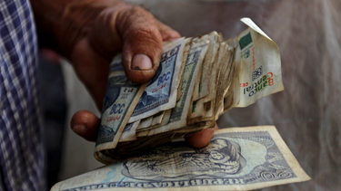 el dolar alcanza un valor record en el mercado informal de cuba de 118 cup