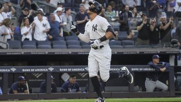 Judge e Higashioka pegan jonrones en triunfo de Yanquis