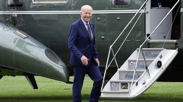 El presidente estadounidense Joe Biden llega a la Casa Blanca en Washington, el lunes 7 de agosto de 2023, después de pasar el fin de semana en Wilmington, Delaware. (AP Foto/Jacquelyn Martin)