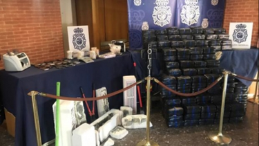 una santera cubana octogenaria esta metida en la droga colombiana