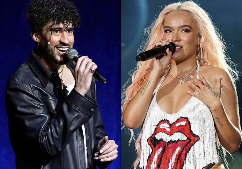 Bad Bunny en CinemaCon 2022 en Las Vegas el 25 de abril de 2022, izquierda, y Karol G en Lollapalooza en Chicago el 3 de agosto de 2023. (Foto AP)
