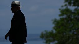 El presidente de Brasil, Luiz Inácio Lula da Silva se dirige al estrado antes de una foto grupal con los líderes del G7 y naciones invitadas durante la cumbre del G7, el 16 de junio de 2026, en Evian-les-Bains, Francia. (AP Foto/Thibault Camus)