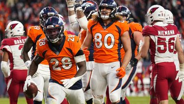 Rypien supera presión y guía a los Broncos al triunfo