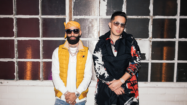 junto a arcangel: de la guetto estreno el videoclip de me acostumbre
