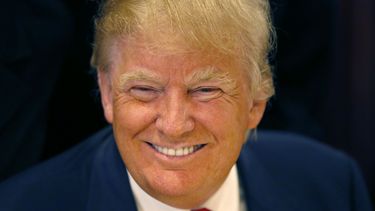 pese a insultos, trump dice que los hispanos lo aman