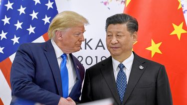 El presidente estadounidense Donald Trump con el presidente chino Xi Jinping en una cumbre en Osaka, Japón, el 29 de junio del 2019. (AP foto/Susan Walsh)
