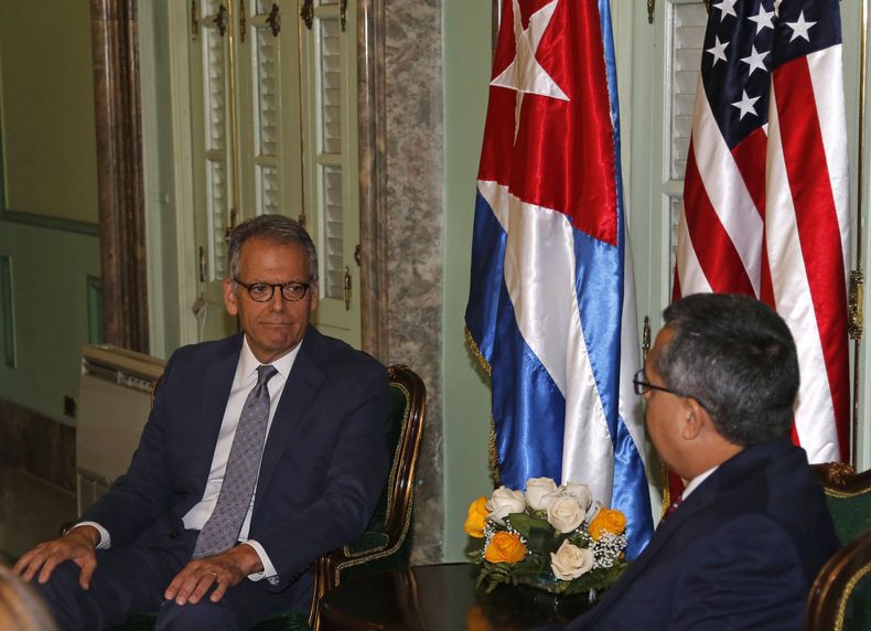Jeffrey DeLaurentis, actual jefe de misión en Cuba.