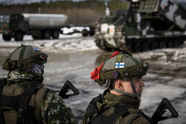 suecia se une a finlandia en busca de llegar a la otan y rusia reacciona con amenazas