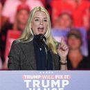 ARCHIVO - La ex fiscal general de Florida Pam Bondi habla en un mitin de campaña del candidato presidencial republicano Donald Trump en el First Horizon Coliseum, de Greensboro, Carolina del Norte, el 2 de noviembre de 2024. (AP Foto/Alex Brandon, Archivo)
