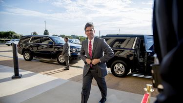 Abrupto debut para secretario interino de defensa de EEUU