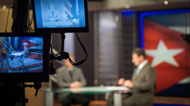 renuncia director de radio y television marti