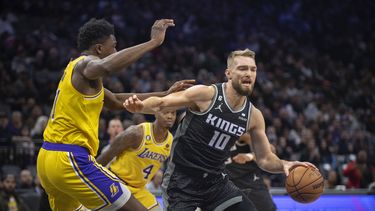 Unos Kings equilibrados se imponen 134-120 a los Lakers
