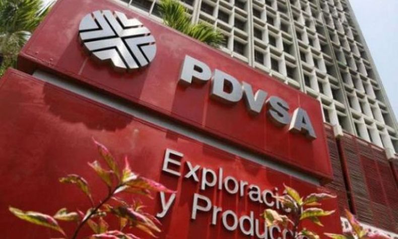 El precio del petróleo venezolano cerró este viernes en 82,72 dólares por barril, una baja de 3,17 dólares en la semana, con lo que acumula más de un mes de pérdidas, según cifras del Ministerio del Petróleo.