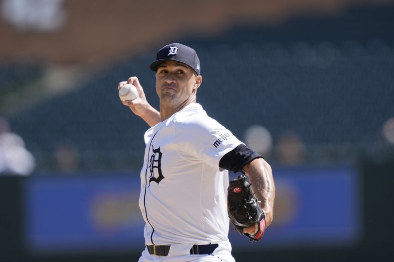 Jack Flaherty, de los Tigres de Detroit, hace un lanzamiento en el juego del martes 30 de abril de 2024, ante los Cardenales de San Luis (AP Foto/Carlos Osorio)