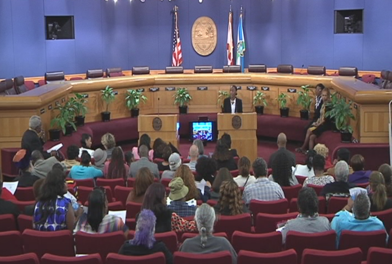 honran padres adoptivos.png