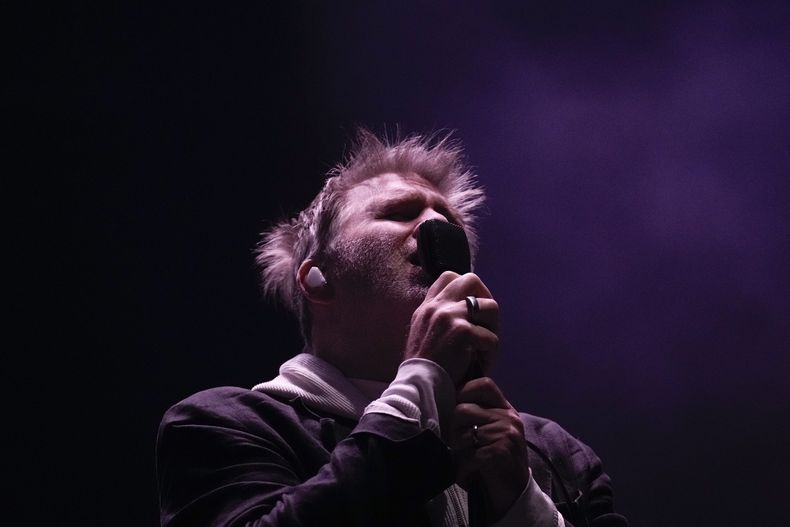 James Murphy de la banda estadounidense LCD Soundsystem durante su concierto en el festival AXE Ceremonia en el Parque Bicentenario en la Ciudad de México el domingo 24 de marzo de 2024. (Foto AP/ Marco Ugarte)