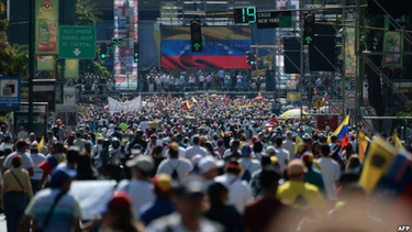 oposicion desafia a maduro en las calles en el 20 aniversario del chavismo
