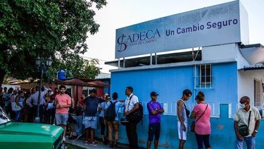cadeca habilitara depositos de dolares en efectivo en todo el pais