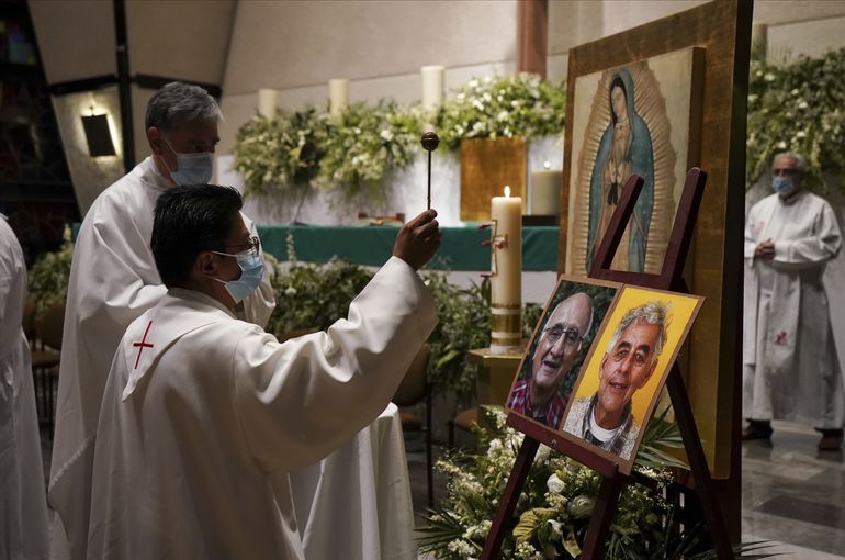 AP Explica la muerte de dos jesuitas asesinados en México