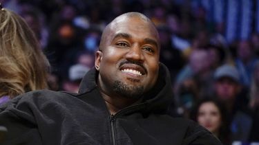 adidas rompe su acuerdo con kanye west por declaraciones antisemitas