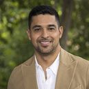 El actor Wilmer Valderrama posa para un retrato el sábado 21 de septiembre de 2024 en Los Ángeles. (Foto Willy Sanjuan/Invision/AP)