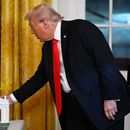 El presidente Donald Trump durante una cena para donantes que han contribuido para la construcción del nuevo salón de fiestas de la Casa Blanca, el miércoles 15 de octubre de 2025, en Washington. (AP Foto/John McDonnell)