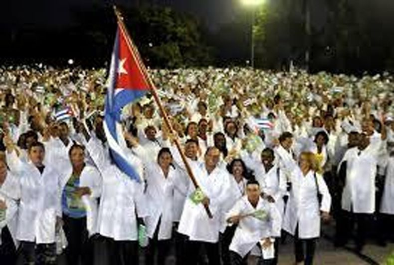 Un artículo del diario The Wall Street Journal señala que el salario de los médicos cubanos que laboran en África "sigue siendo un secreto de Estado".