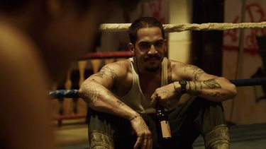 llega al cine el chata un espejo de la crisis islena