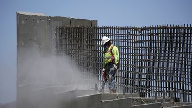 Trump presenta plan multimillonario de infraestructura