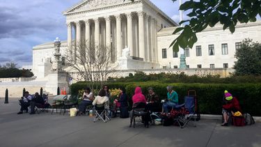Corte Suprema de EEUU debate restricción migratoria de Trump