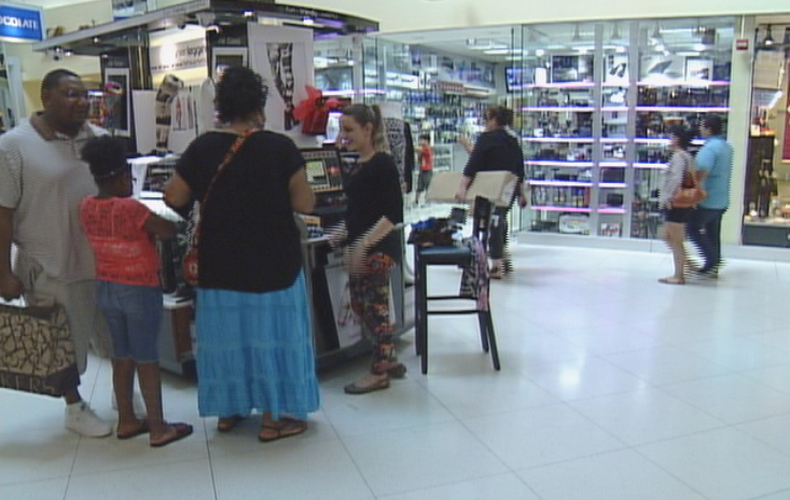 Compradores Dolphin Mall.png