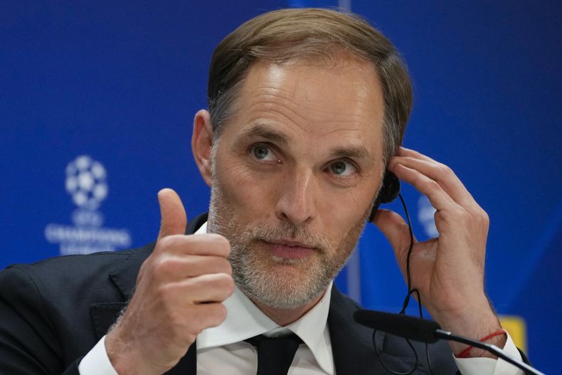 ARCHIVO - El entrenador del Bayern, Thomas Tuchel, durante una conferencia de prensa en el estadio Santiago Bernabéu en Madrid, España, el martes 7 de mayo de 2024. (AP Foto/Paul White, Archivo)