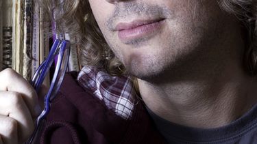 americateve | En esta foto del 26 de mayo del 2012, el escritor chileno Jos&eacute; Ignacio Valenzuela, tambi&eacute;n conocido como Chascas, posa en Santiago, Chile. (AP Foto/Rod Pinto-Hoffmann v&iacute;a Jos&eacute; Ignacio Valenzuela, Archivo)