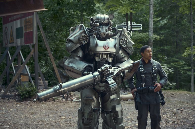En esta imagen proporcionada por Prime Video, Aaron Moten en una escena de Fallout. (Prime Video via AP)