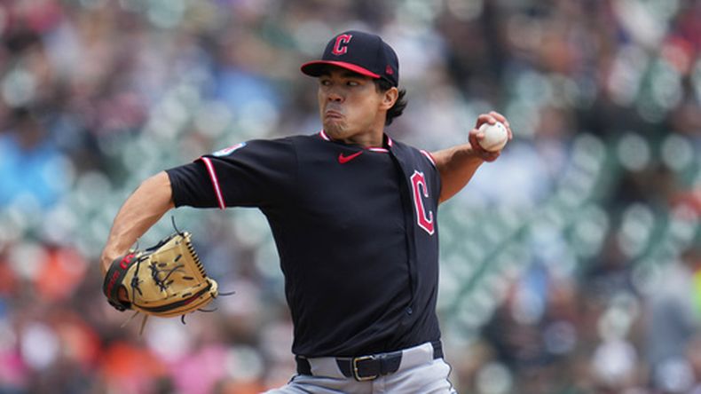El lanzador de los Guardianes de Cleveland, Joey Cantillo, lanza contra los Tigres de Detroit durante la primera entrada de un partido de béisbol el jueves 21 de mayo de 2026 en Detroit. (Foto AP/Paul Sancya)