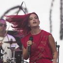 Nicole Zignago, de Perú, durante su concierto en el Festival Tecate Emblema en la Ciudad de México el viernes 17 de mayo de 2024. (Foto AP/Fernando Llano)
