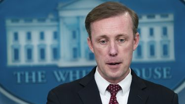 El asesor de seguridad nacional de la Casa Blanca Jake Sullivan habla durante una rueda de prensa en la Casa Blanca el lunes 4 de diciembre de 2023. (AP Foto/Evan Vucci)