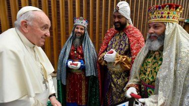 Los Reyes Magos de Juana Díaz logran un encuentro con el papa Francisco y le hacen dos peticiones especiales