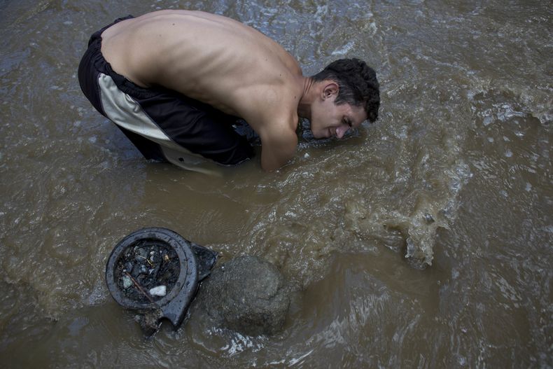 REP-GEN_VENEZUELA-CHATARREROS_DE_RIO-2.jpg