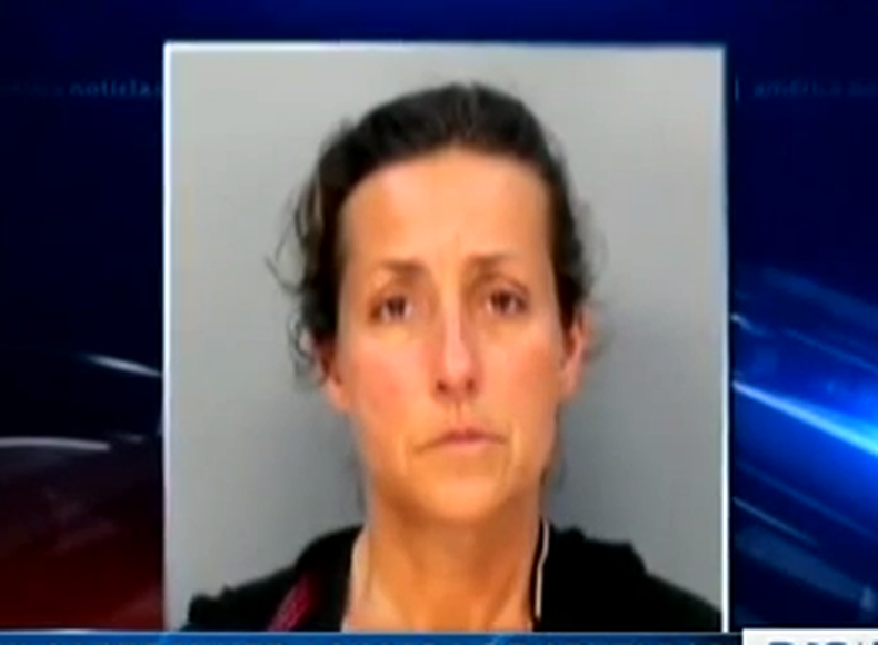 Hoy fue instruida de cargos la mujer que mantenía en pésimas condiciones a mas de cien perros en un refugio.