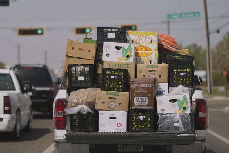 ARCHIVO - Un camión cargado con productos de México y Canadá pasa por Pharr, Texas, el 4 de marzo de 2025. (Foto AP/Eric Gay, Archivo)