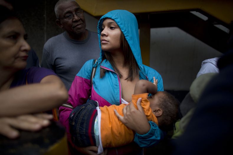 REP-GEN_VENEZUELA-LA_VIDA_EN_UNA_FILA-3.jpg