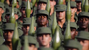 William se encontrraba en el servicio militar y será llevado a juicio ante un tribunal militar por los delitos de deserción, salida ilegal del país y ausencia sin permiso.