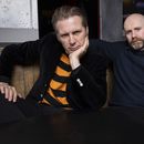 Alex Kapranos, izquierda, y Bob Hardy de Franz Ferdinand posan el jueves 28 de noviembre de 2024 en Londres. (Foto Scott A Garfitt/Invision/AP)