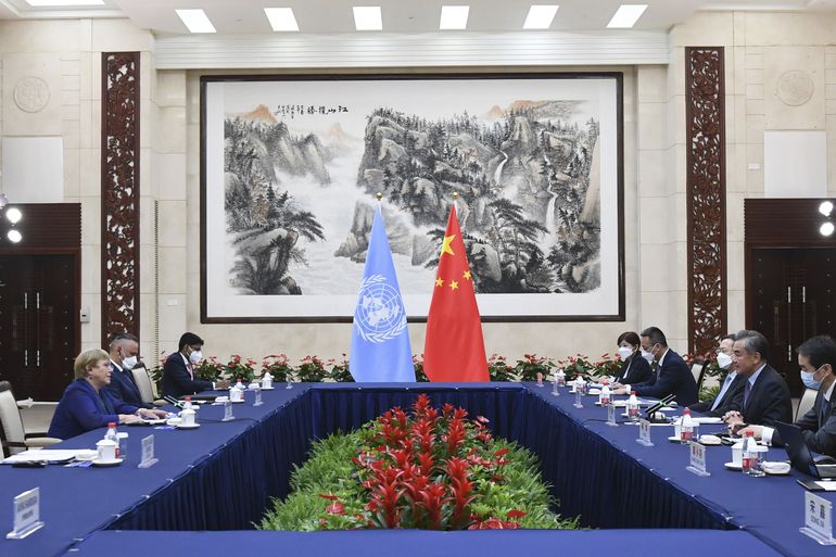 Xi defiende el registro de DDHH de China ante Bachelet