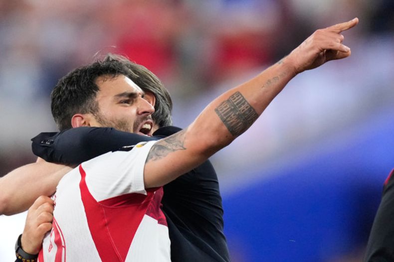 Kaan Ayhan, de la selección de Turquía, celebra tras marcar el tanto de la victoria sobre Estados Unidos en el encuentro del Mundial efectuado el jueves 25 de junio de 2026 en Inglewood, California (AP Foto/Mark J. Terrill)