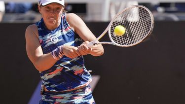 Swiatek vence a Andreescu y llega a semis en Italia