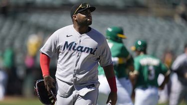 marlins dan de baja al experimentado jesus aguilar
