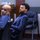 Duane Davis mira hacia atrás durante una audiencia sobre reclamos de mala conducta del jurado en su caso de agresión en prisión en el Centro de Justicia Regional el miércoles 2 de julio de 2025, en Las Vegas. (L.E. Baskow/Las Vegas Review-Journal via AP, Pool)