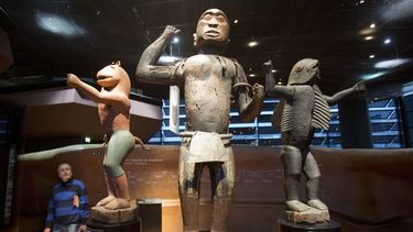 Francia devolverá tesoros de Benín tras 129 años